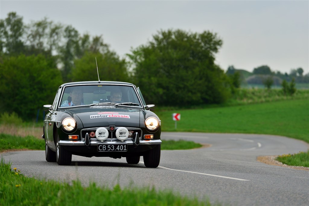 Mange MG-kørere har en forkærlighed for klassisk rally, og blandt dem er Rikke U. Nissen og Michael Werdelin, som kørte deres MG B GT ind på andenpladsen i Oresund
(Foto: Michael Eisenberg)